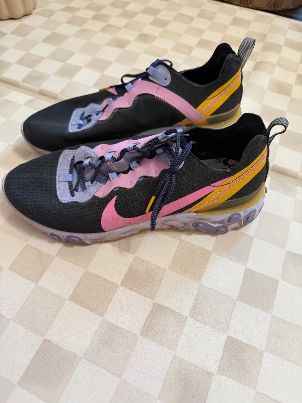 Men’s Nike shoes